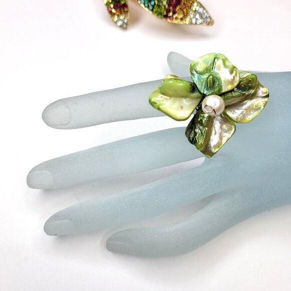 Lime Green Sea Shell Freshwater Pearl Bead Asymmetric Flower Adjustable Ring - Picture 1 of 14